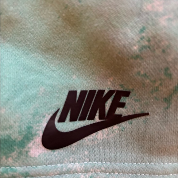 Girls Medium Nike Shorts Mint - Picture 3 of 4